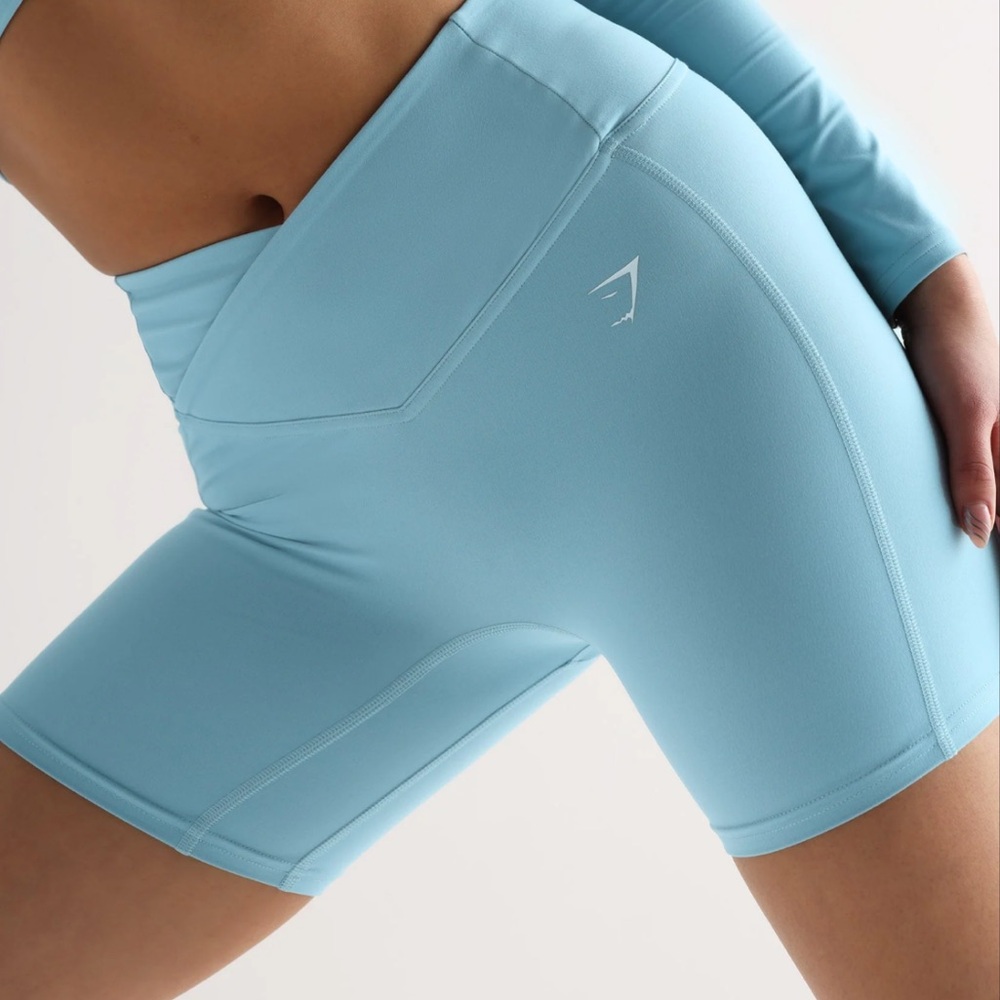 NWT 🏷️ Gymshark Crossover Shorts